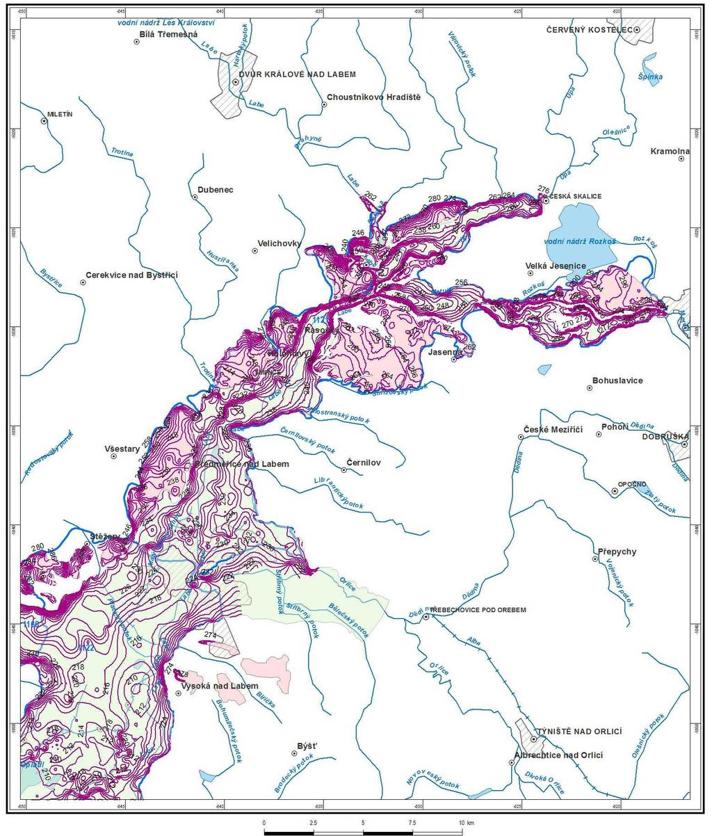 Obrázek 4-4 Izoliniová mapa báze kvarterního kolektoru v úseku Labe nad Hradcem Králové (HGR 1121) V oblasti východně od Kunětické Hory dochází k výrazné redukci mocností údolní terasy.