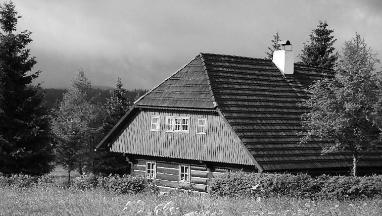 21. 2. POHLEDY DO KRAJINY ZMIZELÁ ŠUMAVA Poutavé vyprávění pana Emila Kintzla, šumavské legendy, doplněné promítáním nádherných historických fotografií z vlastního archivu.