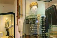 MUZEÍ V ZÁ- HŘEBU je kolem třiceti a galerií ještě více. Nejvýznačnější z nich je Muzeum Mimara, nazvané po jeho zakladateli, sběrateli Anti Topiću Mimarovi.