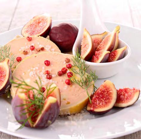 EXKLUZIVNÍ GALAVEČEŘE LUCULLUS Terina z kachních jater s fíkovým chutney a křupavou brioškou Na pánvi pečený mořský ďas, artyčokové purée a tapenáda z černých oliv Limetkový a zázvorový sorbet