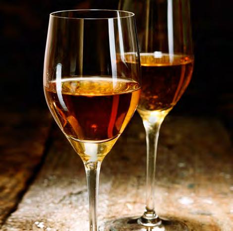 VÝBĚR NÁPOJŮ Aperitivy Campari 7cl 180 Kč Martini Dry, Bianco, Rosso 7cl 180 Kč Vermouths 7cl 180 Kč
