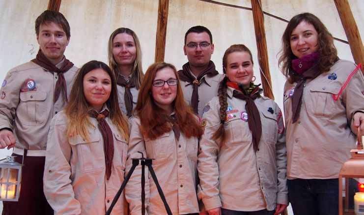 dovednostech, a také se připravovat na činnost u oddílu. Všichni si zkoušíme vymyslet vlastní program na schůzku, který si pak navzájem hodnotíme.