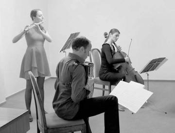 Soubor Tango Milonguero je brněnská hudební formace, někdy doprovázená ještě tanečníky, specializující se na argentinské tango.