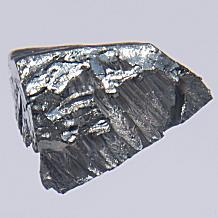 Těží se především z minerálu monazit Lutecium je měkký stříbrošedý kov kovové lutecium Základní (stabilní,