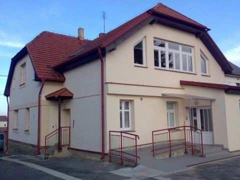 Mateřská škola Točná, součást ZŠ a MŠ Na Beránku v Praze 12 Kontaktní údaje: Adresa: K Výboru 8 14300 Praha 4 Modřany Tel. č.: 241910508 Email: mstocna@naberanku.cz smtocna@volny.cz Web: www.
