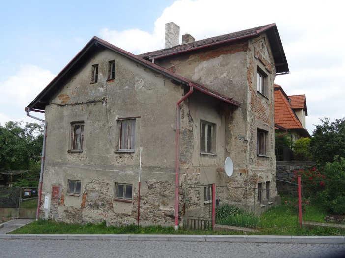 Znalecký posudek č. 2448 / 70 / 2018 pozemek p.č.st.87, jehož součástí je rodinný dům č.p.68, dále pozemek p.č.105/1, včetně příslušenství a trvalých porostů (LV č.