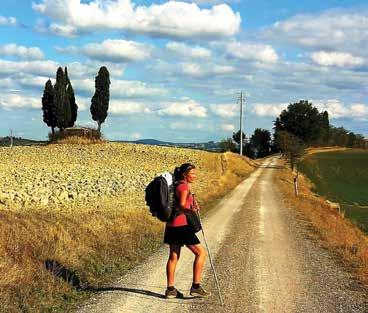 Jediný šrám na kráse jsou, tak jako na všech turistických místech, davy lidí. Dnes máme spát na farnosti, klepeme tedy na dveře kláštera, odkud vyjde řádová sestra a ukazuje na vedlejší budovu.