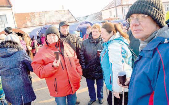 Na pódiu se kromě dětí z mateřské školy nebo Veselé Partyje představil i domácí folklorní soubor Pentla. Ten v tomto roce slaví třicet let od založení.