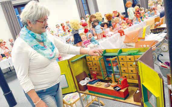 hraček a doplňků. Návštěvníci si mohli prohlédnout sbírku hraček, které už léta dává dohromady zdejší rodačka Marie Čierníková.