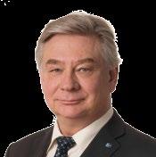Po studiu pracovala v podniku zahraničního obchodu. V ŘLP ČR, s. p., pracuje od roku 1998.
