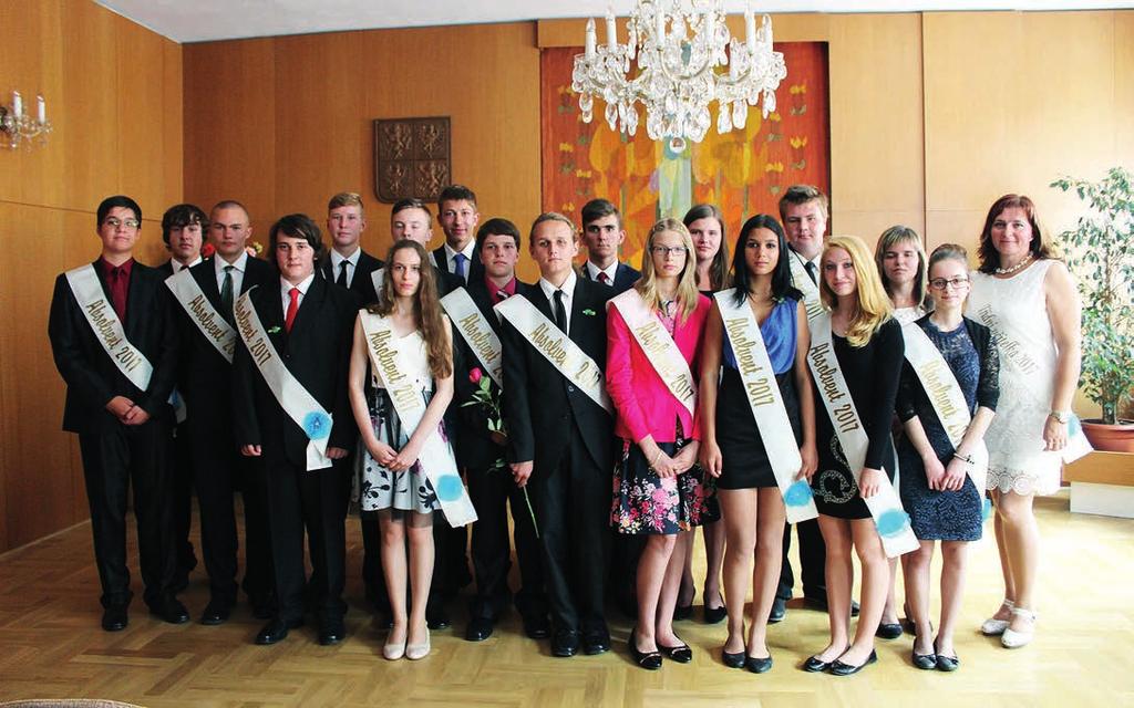 Petra Simůnková Poslední den školního roku se v obřadní síní města se základní škoulou slavnostně rozloučili