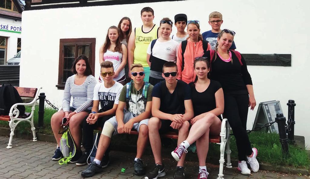 závěrečným táborákem Osmá třída se na školu v přírodě vydala ke krásnému Máchovu