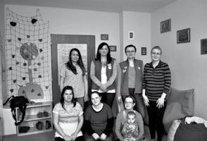 SILNÍ RODIČE-SILNÉ DĚTI 12 BC. JIŘINA GASSEROVÁ KOORDINÁTORKA PROGRAMU SR-SD MOTTO KURZU: PROTOŽE JAK SILNÝ, STATEČNÝ A VSTŘÍCNÝ JE RODIČ, TAK SILNÉ JE JEHO DÍTĚ.