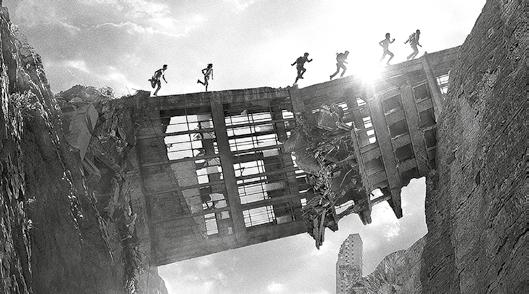 28. 1. v 17:30 VS 3D 150 Kč LABYRINT: VRAŽEBNÁ LÉČBA Akční sci fi, USA, 140, titulky, 15+, premiéra 29. 31. 1. v 17:00 VS 120 Kč (dětský 100 Kč) JUMANJI: VÍTEJTE V DŽUNGLI Dobrodružný, rodinný, USA, 111, dabing, repríza 29.
