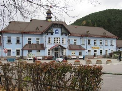 1608 m.
