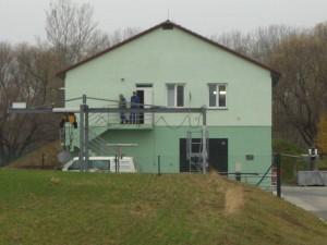 BlueTime školní časopis, 2. číslo, listopad 2005 7 Návštěva osmých tříd na čističce odpadních vod Dne 14.11. jsme navštívili místní čističku odpadních vod. Pan správce nás provedl celým areálem.