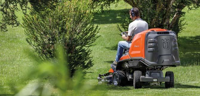 Husqvarna dosáhnou a posekají i těžko dostupná místa, jako jsou úzká místa, příkré svahy a náročné terény.