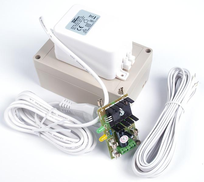, automatický kontakt TEMP, automatická detekce vzdálenosti 12m a úhlu 110 Obj.č.: USBDCABLE Cena: 390 Kč Obj.č.: ANTGSM3 Cena: 251 Kč Obj.