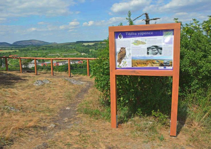 kopečku doplněna panely s informacemi zaměřenými přímo na historii a