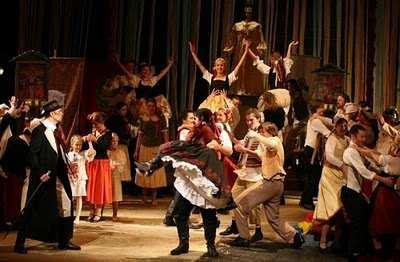 Prodaná nevěsta v Olomouci Celovečerní revuální show za doprovodu hudby Bedřicha Smetany Prodanou nevěstu jsem viděla ve svém životě více než padesátkrát a stále ji mám moc ráda!