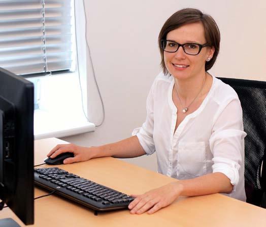 10 E.ON Czech Středisko služeb zákazníkům Představujeme tvář Střediska služeb zákazníkům Lucie Hanáková, Podpora a řízení Call Centra Pro další díl našeho seriálu článků, ve kterém vám