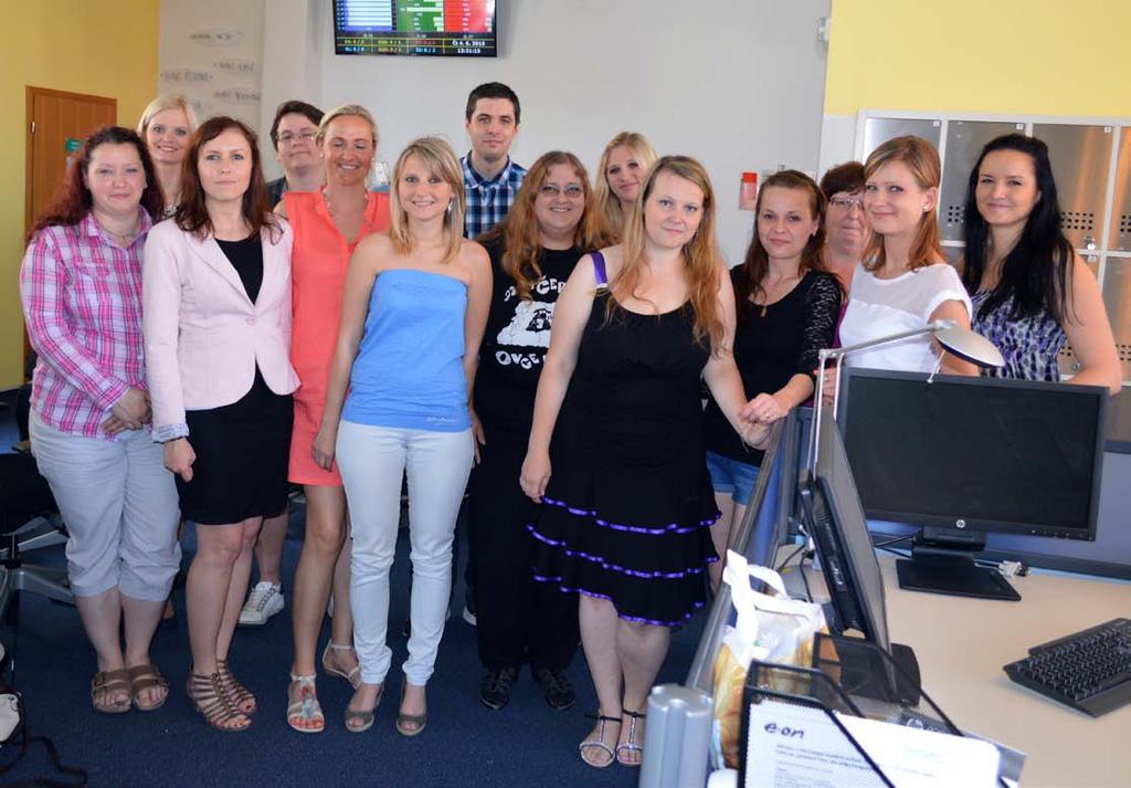 8 E.ON Czech Středisko služeb zákazníkům Musíme si pomáhat V hlavní roli Zákaznická linka a Management pohledávek Může se to zdát jako otřepaná fráze, ale pokud jde o spokojenost našich zákazníků, je