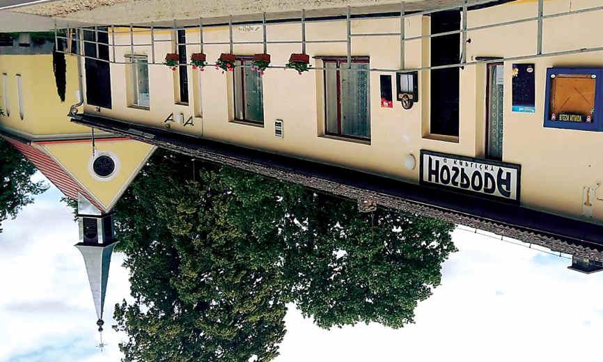 Foto: Alena Sassmannová Klikovská hospoda První sezóna Po skoro dvouleté pauze se podařilo v červnu letošního roku otevřít klikovskou hospodu U Kapličky.