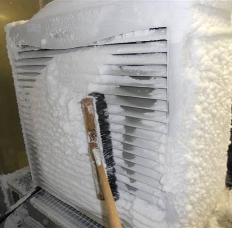 jen 1 nebo 2 fáze místo 3 fází (chyba při instalaci), nebo je vadný odmrazovač. V těchto případech nemá odmrazovač žádný výkon, resp. má jen 2 nebo 4 kw místo 6 kw.