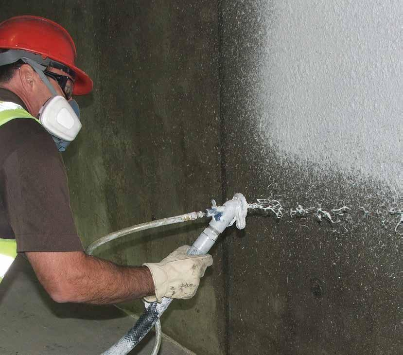 Čo hovoria ľudia o práci so zariadením Graco M680 Mortar? Striekali sme 200 galónov za deň so štyrmi procovníkmi, ktorí dokončovali prácu hladením.