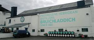 BRUICHLADDICH Bruichladdich byla nejzápadnější pálenicí Islay a vlastně celého Skotska až do roku 2005, kdy otevřeli o několik mil dál na západ Kilchoman.
