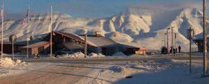 Nejsevernejší whisky bar na světě, aneb pušku si odložte na chodbě Longyearbyen je nejsevernějším městem světa.