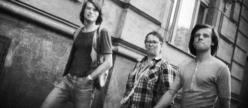 Zdena Tominová (7. 2. 1941) mluvčí od 8. 2. 1979 do 1. 2. 1980 Zdena Tominová se syny Otky Bednářové, Polská ulice v Praze, 30. 5.