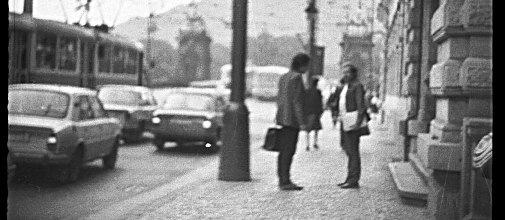 Václav Havel (5. 10. 1936 18. 12. 2011) mluvčí od 1. 1. 1977 do 20. 5. 1977 a znovu od 6. 11. 1978 do 8. 2. 1979 Václav Havel s Martinem Paloušem na Národní třídě před Kavárnou Slavia, 21.