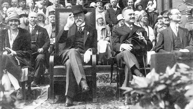 Mezi tím trojím jídlem nepožívám nic, leda o páté doušek holého čaje, je-li společnost. Žaludek si potřebuje odpočinout, jako každý pracující úd, a toho se mu dostane vyhladověním.