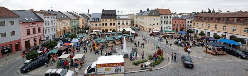 Kč Pořádkové pokuty - ks 3 7 Pořádkové pokuty v tis. Kč 5 17 2. Venkovské trhy Šternberk V roce 2012 se Venkovské trhy Šternberk konaly osmkrát, z toho jednou v rámci akce Město v pohybu.
