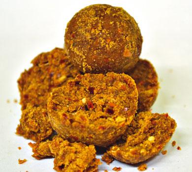 Beru si jej na každou svou výpravu. It s a big mix of raw materials that I use in every one of my boilies. It consists of 27 dry ingredients, 9 liquid extracts and 4 essences.