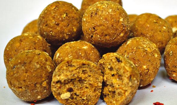 BOILIES LIVER GARLIC Na popud českých kaprařů jsem sestavil směs s vysokým obsahem játrového extraktu, která je vyšperkovaná panenským výtažkem z česneku.