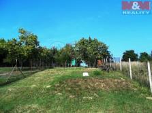 4. Dolní Kounice Zemědělský pozemek, o výměře 3689 m 2, je možno využít jako zahradu. Je bez inženýrských sítí. K pozemkům je přístup po nezpevněné komunikaci. Nabídka: 2016 104Kč/m 2 5.