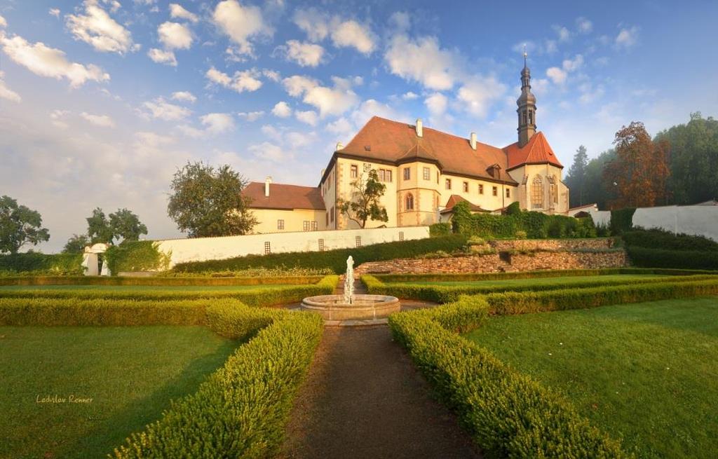 Krátkodobé výstavy v klášteře: 2. 6. 24. 9. Jan Hasištejnský z Lobkowicz 308 návštěvníků samostatně včetně vernisáže během Muzejní noci Přednášky konané na hradě: 29. 6. Václav II.