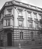 Tehdejší loutková vláda se rozhodla jednat. Na ulicích zůstali ležet těžce ranění a také mrtví. Bohouš Josef Na střeše v centru Brna Je mi do skoku Text: Jaromír Špaček SBN: Jak jsi se dostal do Brna?