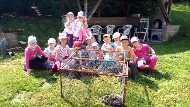 Červen 2017 Zpravodaj obce Bohuslavice č. 294 Stránka 4 Výlet do Dolních Vítkovic Žáci ZŠ za odměnu za sběr papíru jeli v úterý 16. 5. 2017 do Dolních Vítkovic.