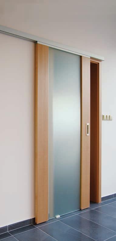 Posuvné dveře Na stěnu Fine Posuvné kování Fine je úzké posuvné kování pro lehkost a eleganci v prostoru.