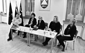Iz ob~inskih uprav ( 17 ) Ob~ina Kobarid KAKO BOMO REŠEVALI PROBLEMATIKO STAREJŠIH, SOCIALNO OGROŽENIH IN HENDI- KEPIRANIH V POSOČJU? Na javni tribuni so poleg ministrice dr.