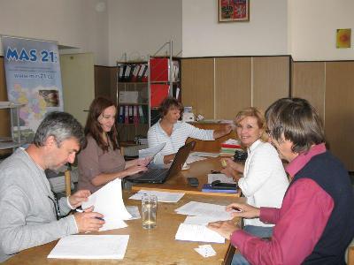 3. 5. Projekty podané V roce 2012 byly zpracovány tyto projekty: Propagace zajímavých turistických cílů a památek na území MAS 21 Projekt byl podán v rámci Karlovarského kraje, na podporu aktivit v