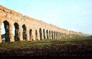 První sofistikovanější distribuční systém byl vystavěn ve starém Římě.