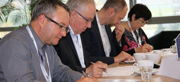 Ocenění za nejlepší posterovou prezentaci získal Edwin Wallace z Univerzity Pardubice, cenu za nejlepší