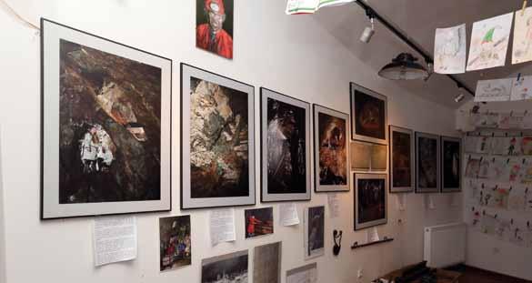 Muzeum Podzemí Krkonoš vás seznámí s bohatou historií dobývání rud v Krkonoších. Obrázky a fotografie na panelech vám přiblíží zpracování rud, geologické profily, mapy důlních děl a prostory podzemí.