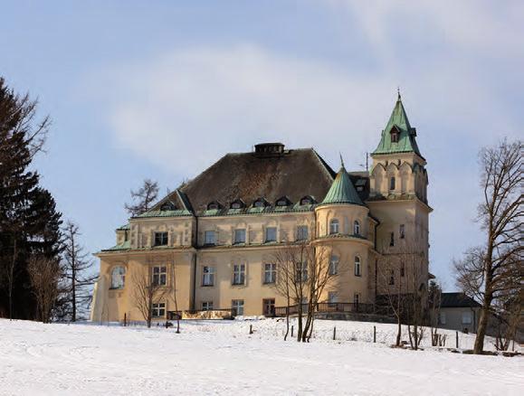 Kramářova vila ve Vysokém ideální lokalitou k pěším výletům do blízkého i vzdálenějšího okolí, nabízí svým návštěvníkům také cyklistické vyžití a v zimních měsících je tím