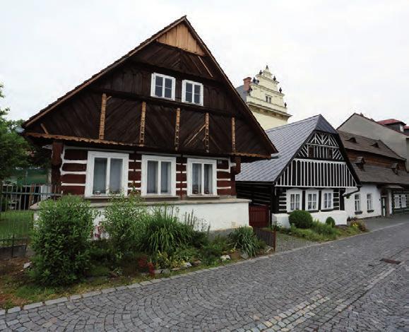 Po prohlídce muzea na vás čeká v Jilemnici ještě jedna unikátní část města, kterou rozhodně nesmíte vynechat. Po žluté turistické trase vedoucí kolem fary (ul.