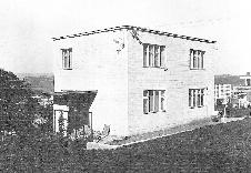 dokončení: 1935 Jeden ze čtyř realizovaných vzorových rodinných domů,